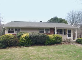 207 Shelburne Rd, Asheville, NC 28806