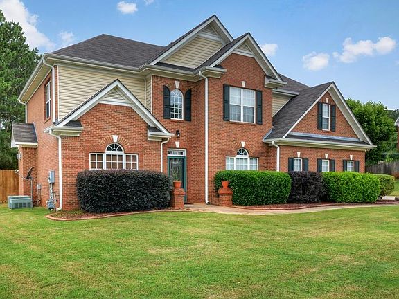 2nd image of 225 Thorn Berry Way