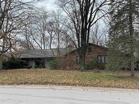2nd image of 833 Rosewood Dr