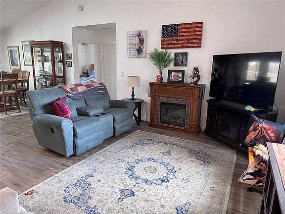 3rd image of 1855 N Berkley Rd