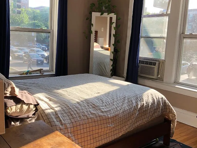 1524 W Winnemac Ave #11 — Photo 7