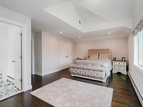 634 Darlington Avenue image 12 of 16