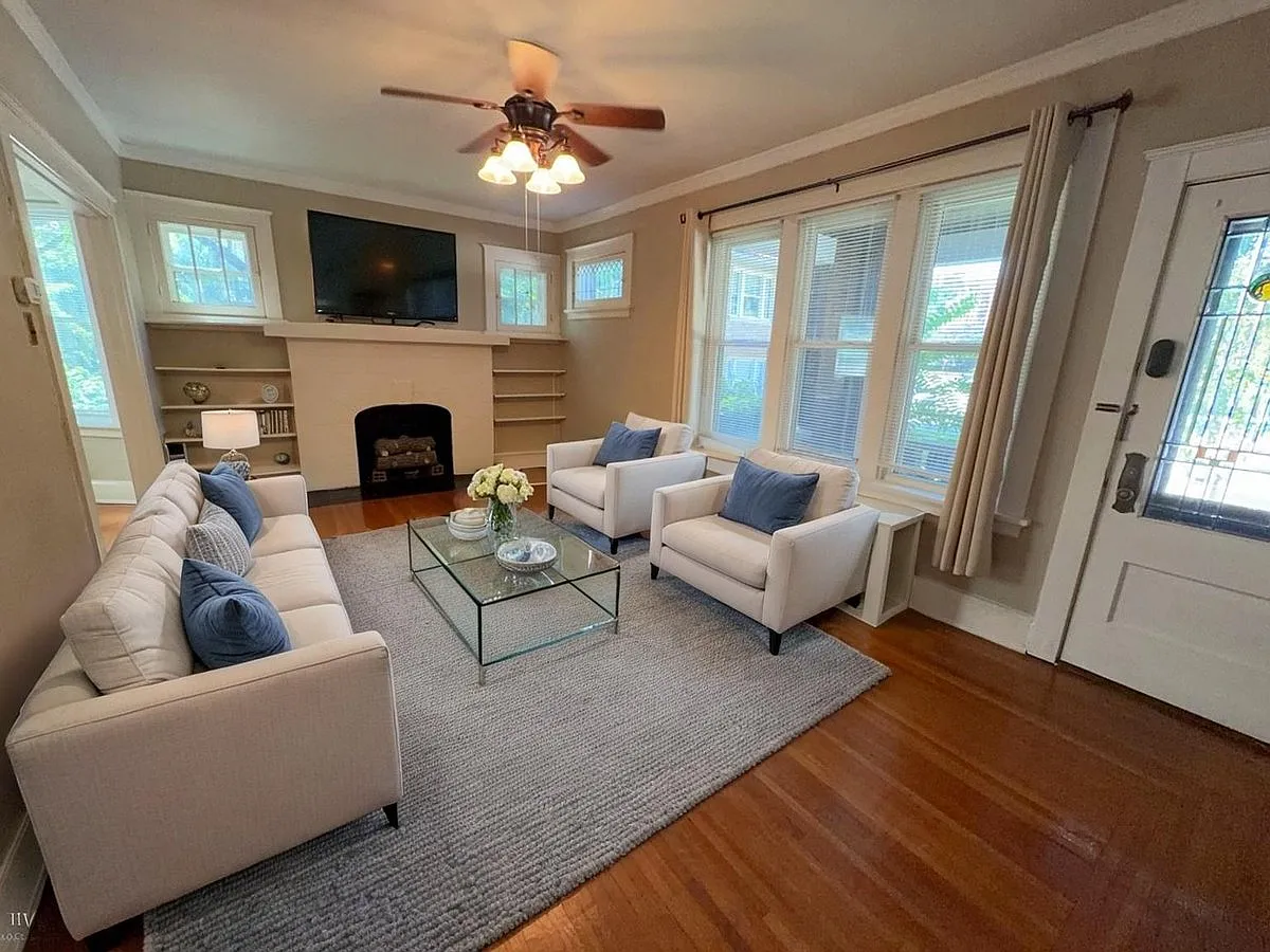 2581 Madison Rd Apt 1 — Photo 3
