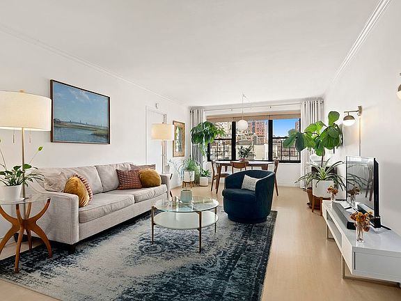 2nd image of 120 E 90th St APT 8C