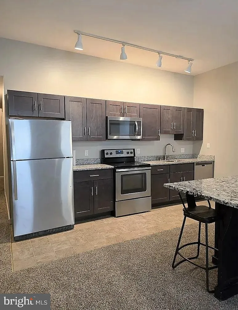 Studio, 1200 sqft, $2,495 — Photo 1