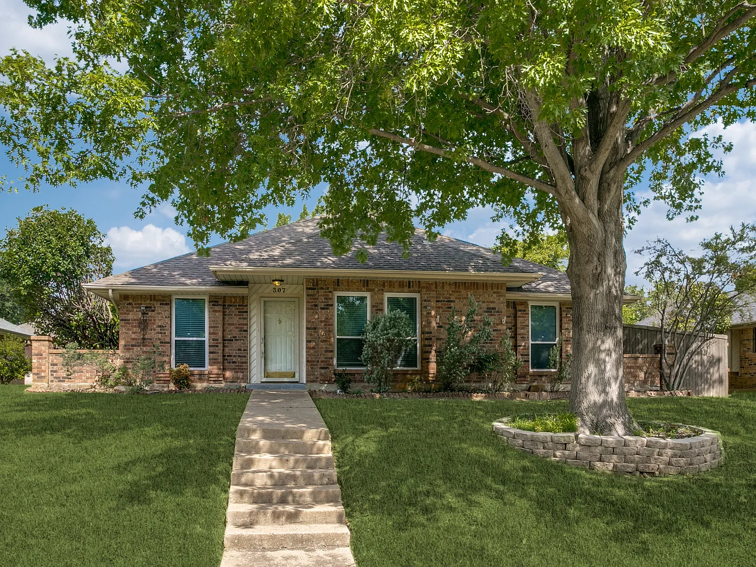 3 bed, 1467 sqft, $2,375 — Photo 1
