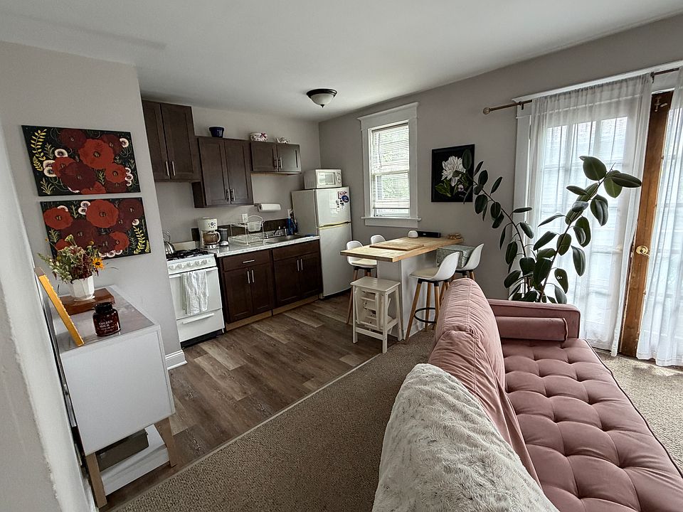 1st image of 565 Auburn Ave Unit 4