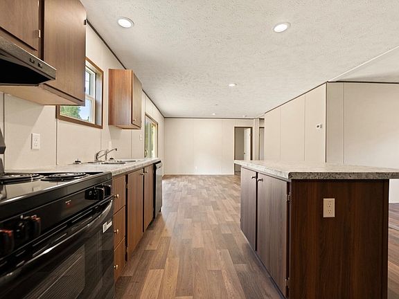 5th image of 2152 Carcassonne Rd