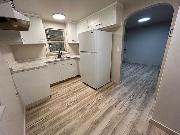 5th image of 531 N Holly St #C