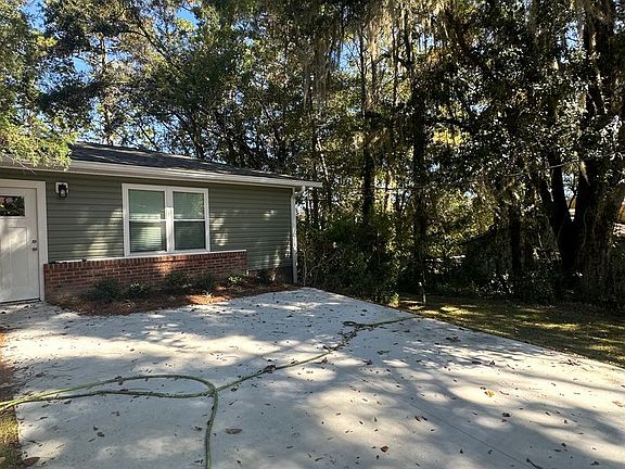 3rd image of 2446 Dundee Dr
