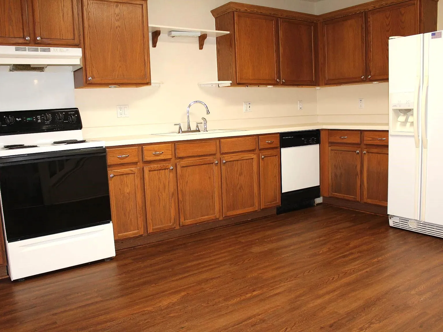 3 bed, 2.5 bath, 1698 sqft, $1,525 — Photo 4