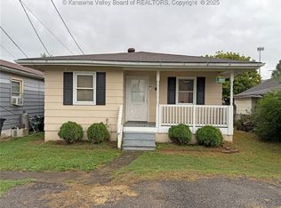 116 8th St, Huntington, WV 25705