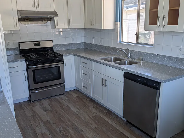 817 N Grandview Ave #817 — Photo 4