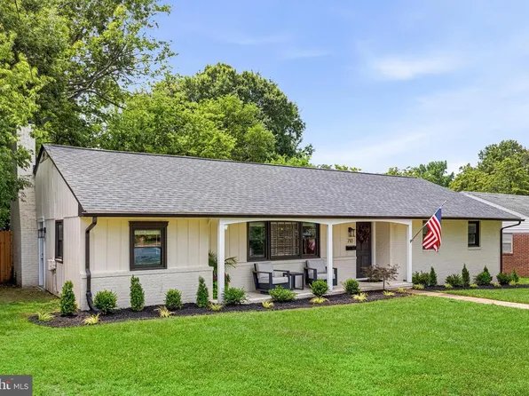 710 Bunker Hill St, Fredericksburg, VA 22401