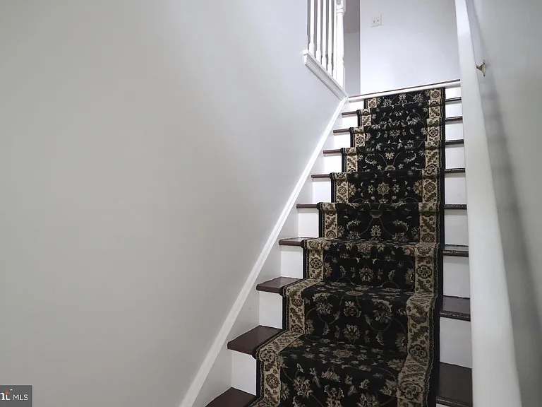 2406 Brookhaven Dr — Photo 2