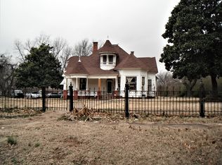 806 N Carr Ave, Wynnewood, OK 73098