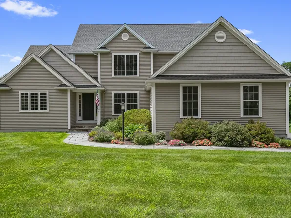 44 Boggs Hill Road, Newtown, CT 06470