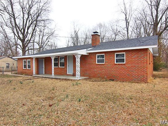 2nd image of 134 Reuben Ave