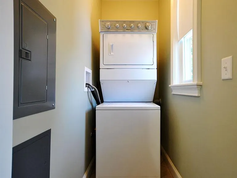40 Turner St #11 — Photo 8