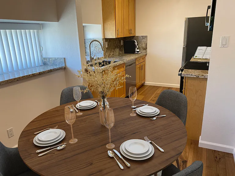 645 Rollins Rd #2 — Photo 8