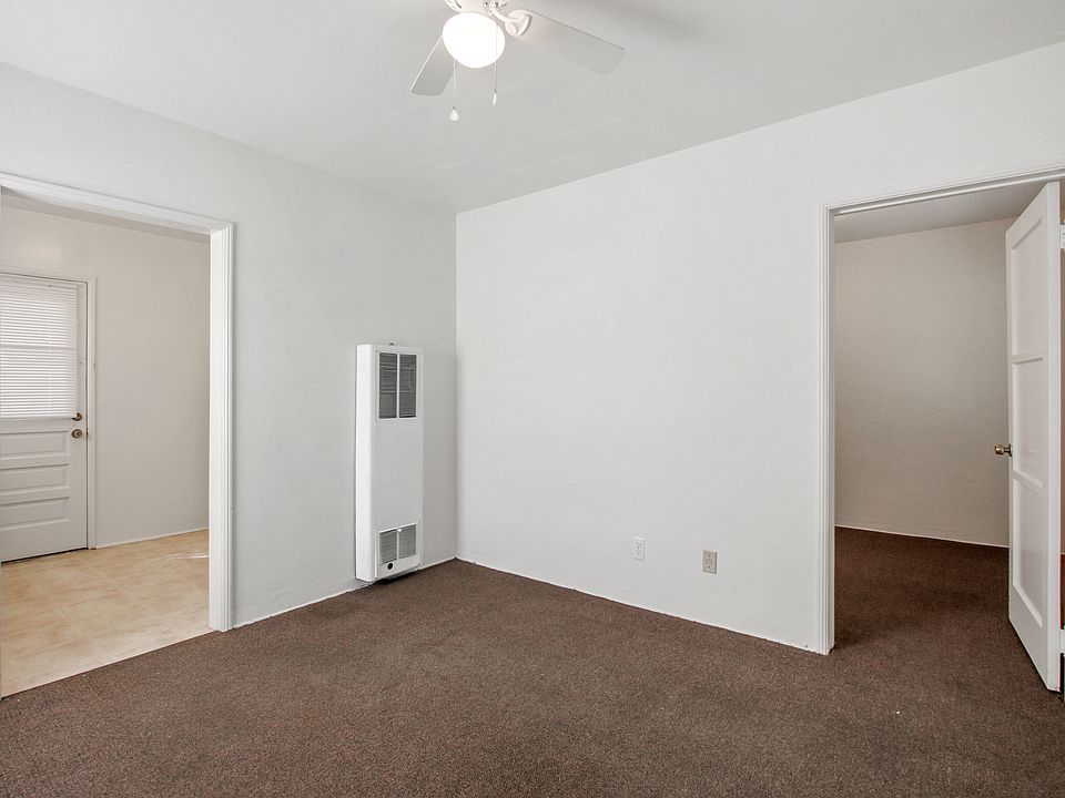 2723 E 8th St Apt A