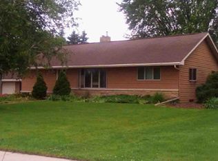 1340 W Capitol Dr, Appleton, WI 54914