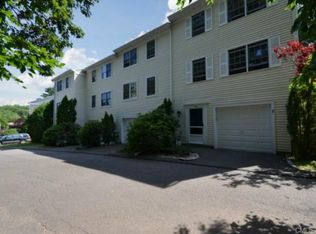 133 Summit Cmns, Derby, CT 06418