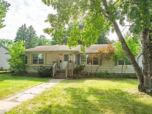 1501 13th St S, Moorhead, MN 56560