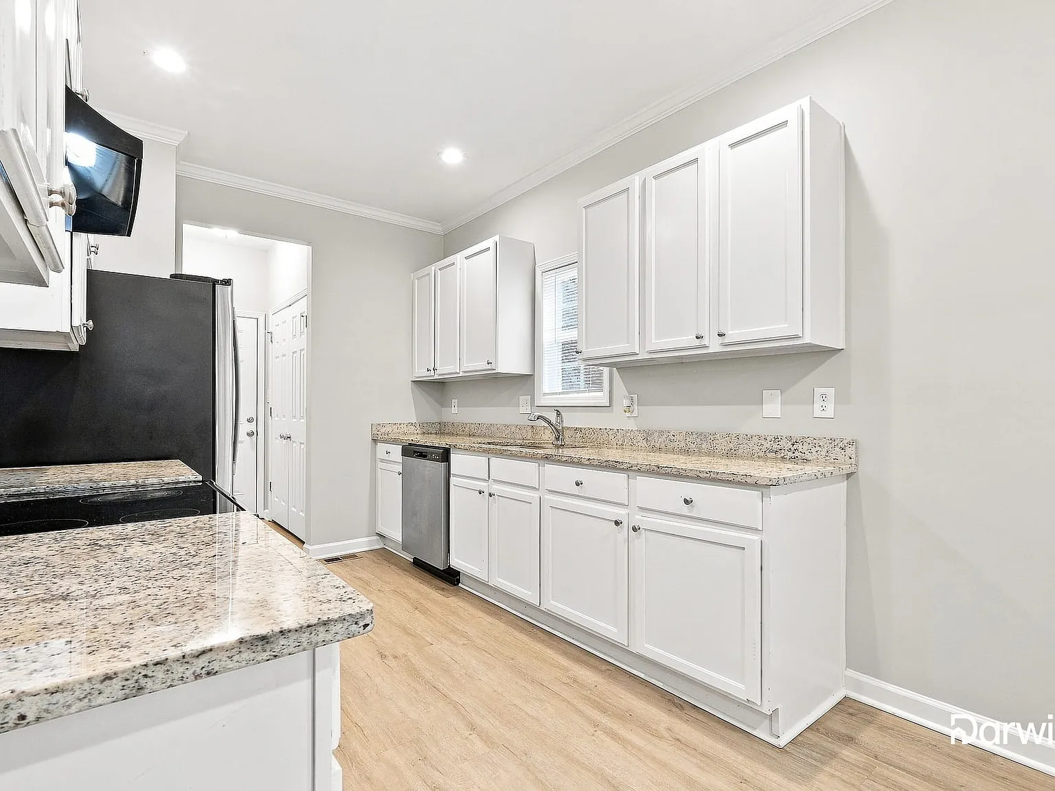 4 bed, 3.0 bath, 1898 sqft, $2,015 — Photo 3