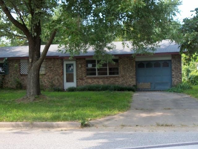 1st image of 1315 W Margaret Pl