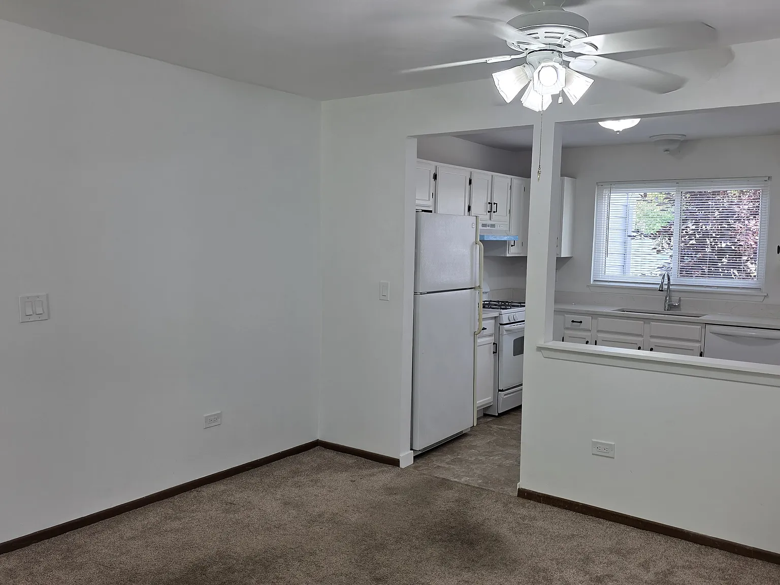 2 bed, 1000 sqft, $2,050 — Photo 4