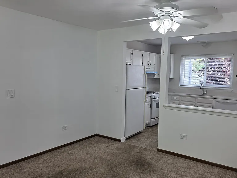 951 Glouchester Cir — Photo 4