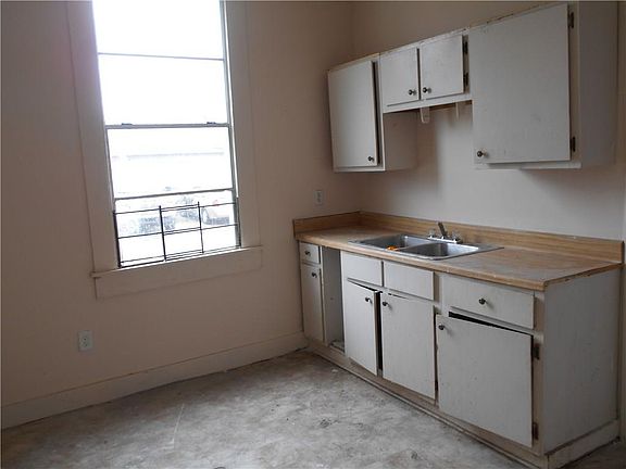3rd image of 500-02 2nd Ave