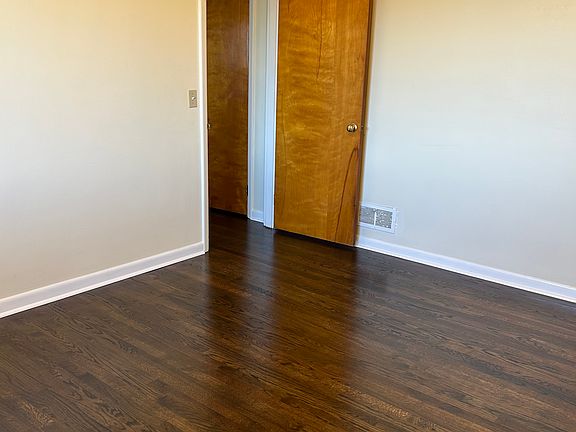 4th image of 3516 Blue Rock Rd