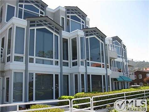 Lovely coveted Windigo condo directly across from La Jolla S