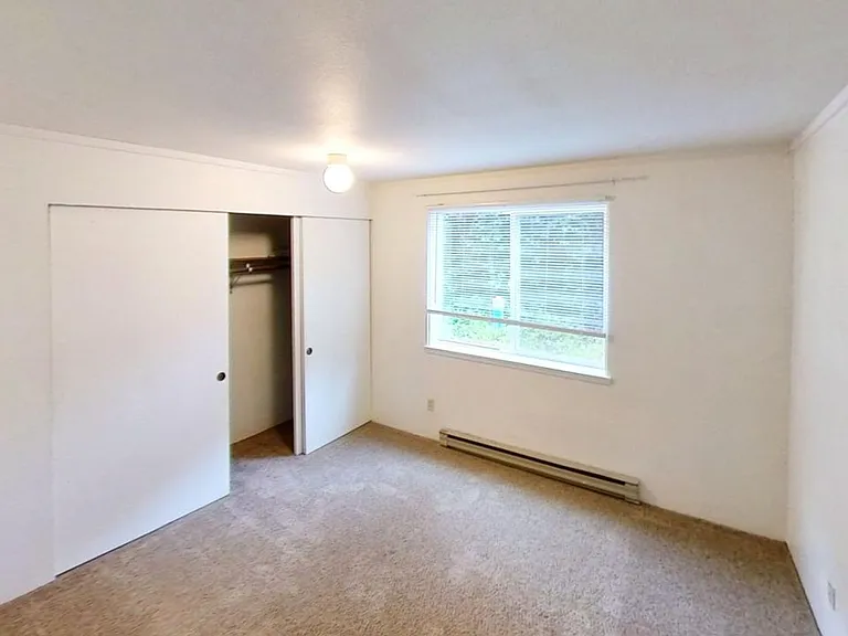 Kendal Court Apartments, 2 Bedroom, 1 Bathroom Apartments for Rent! — Photo 22