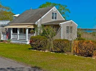 53 Point Rd, Riverhead, NY 11901