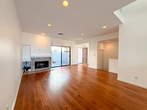 18242 Burbank Blvd #8 Photo 1