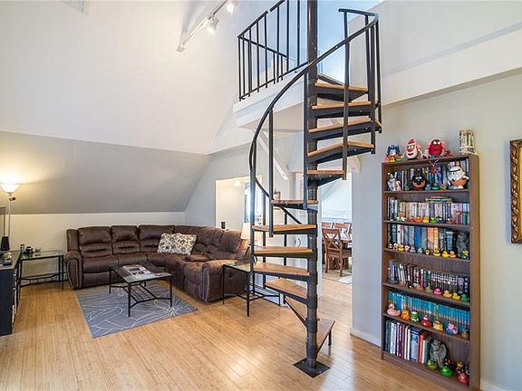 4th image of 174 Doyle Ave #3