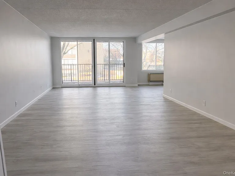 20933 26th Ave #1C — Photo 2
