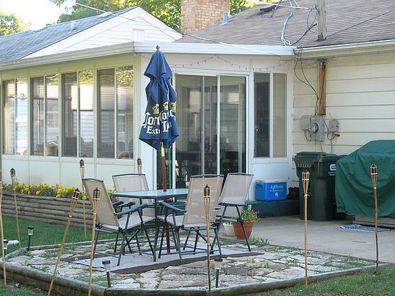 Patio and 3-seasons Sunroom