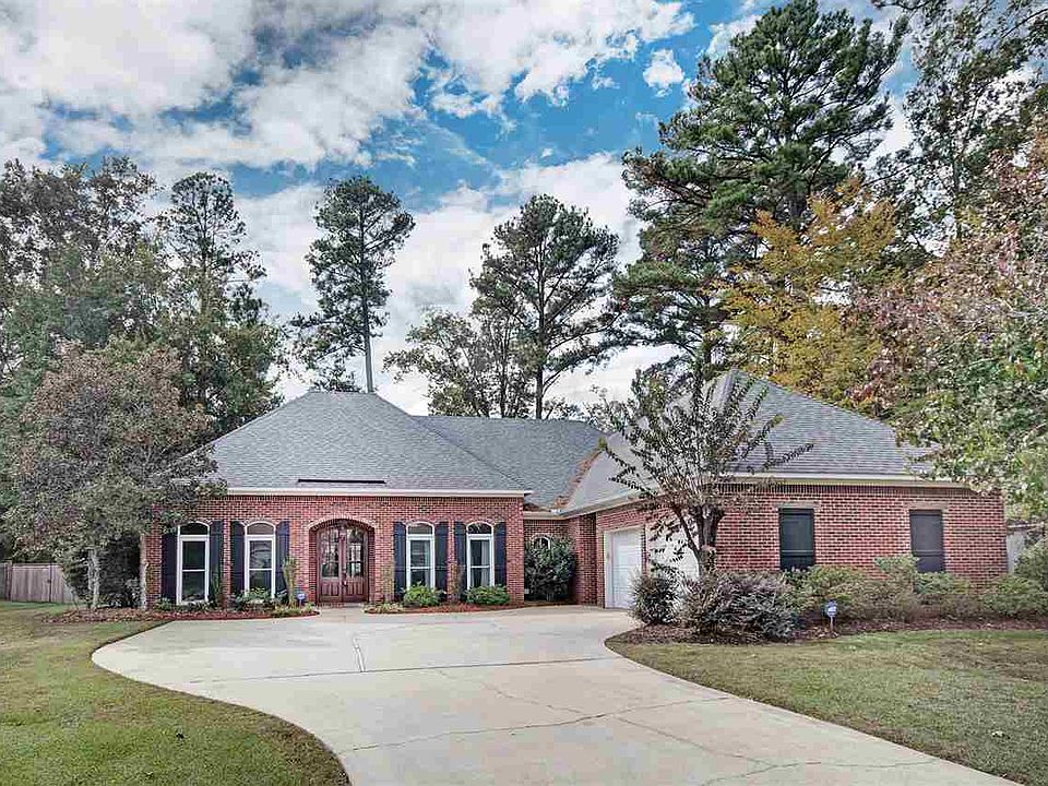 1st image of 133 Lake Forest Dr