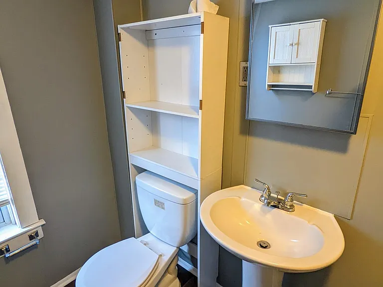 155 Queen St #3 — Photo 16