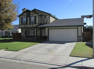 618 E Ivyton St, Lancaster, CA 93535