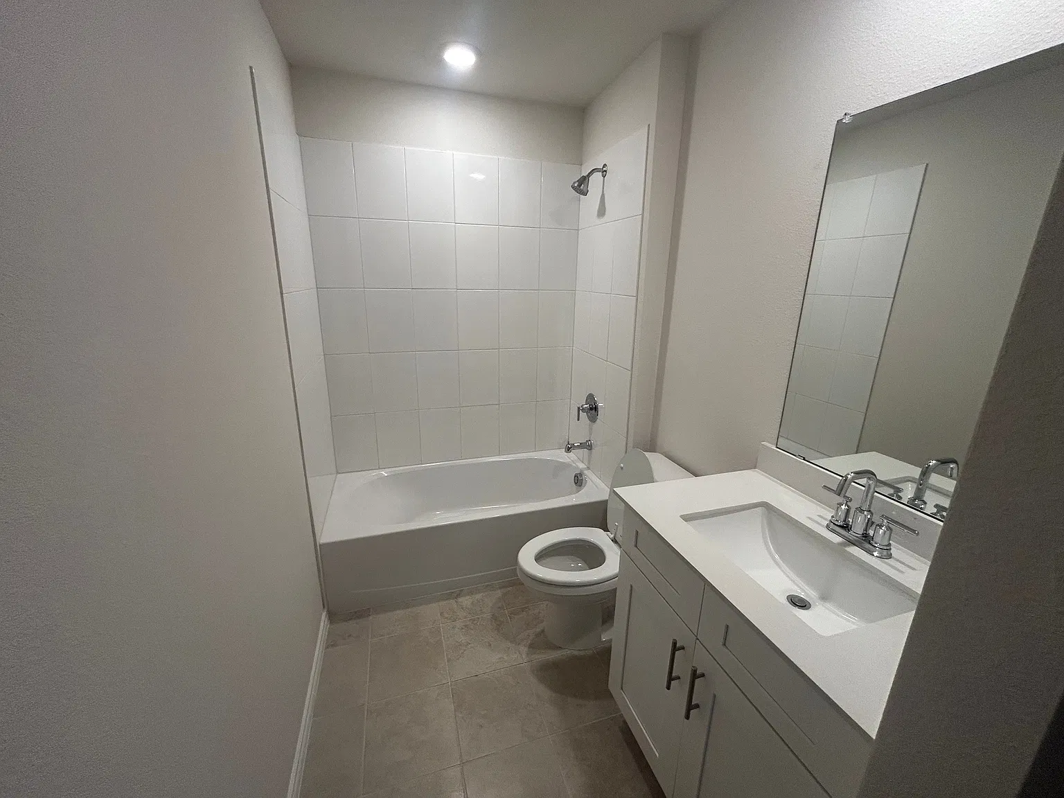 4 bed, 2.0 bath, 1700 sqft, $2,495 — Photo 2