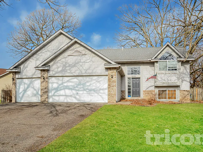 5535 Highland Trl — Photo 1