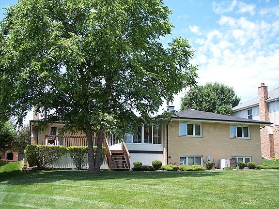 3rd image of 7821 Dorchester Ln