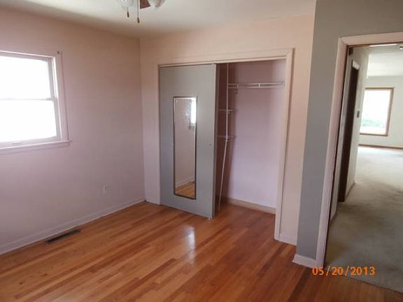 4th image of 383 S Dearborn Ave