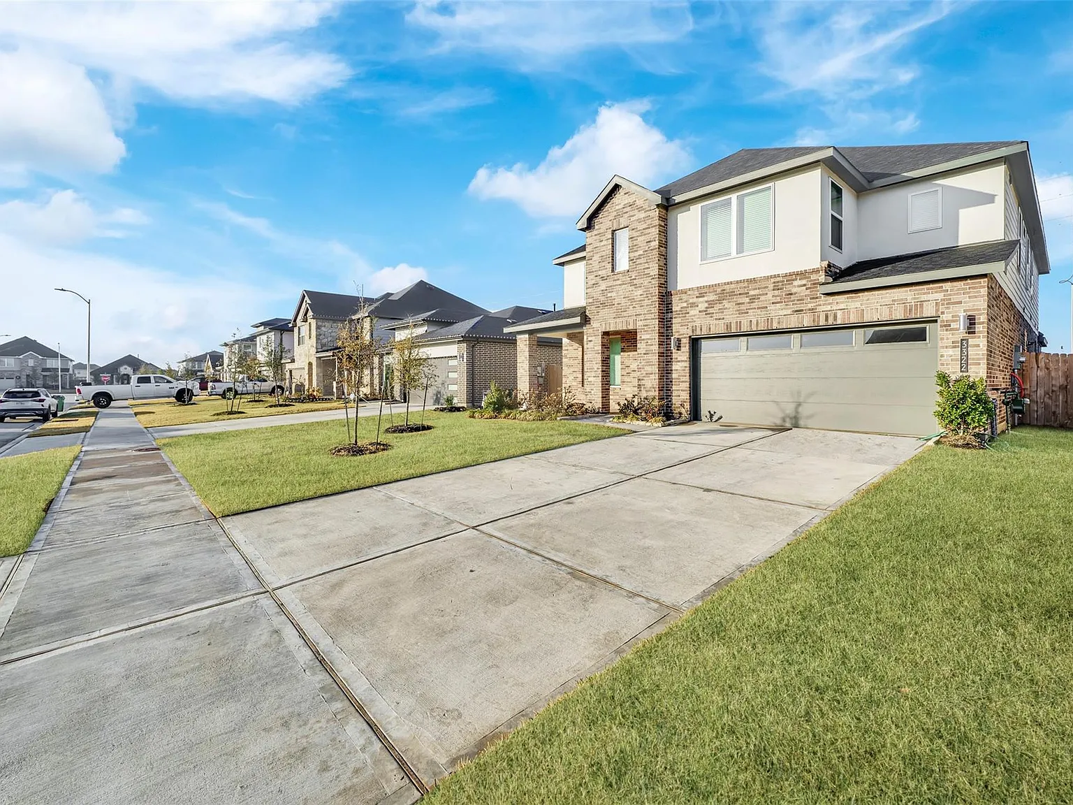 4 bed, 3.5 bath, 3317 sqft, $3,000 — Photo 3