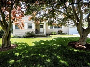 10 Woodcrest Rd, Norwalk, CT 06851